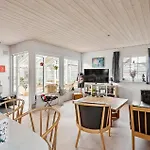 Holiday home 9 *